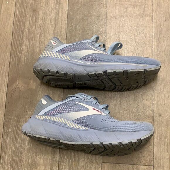 Womens Brooks Adrenaline 22 GTS Running Walking Lowcut Sneakers - Picture 2 of 9